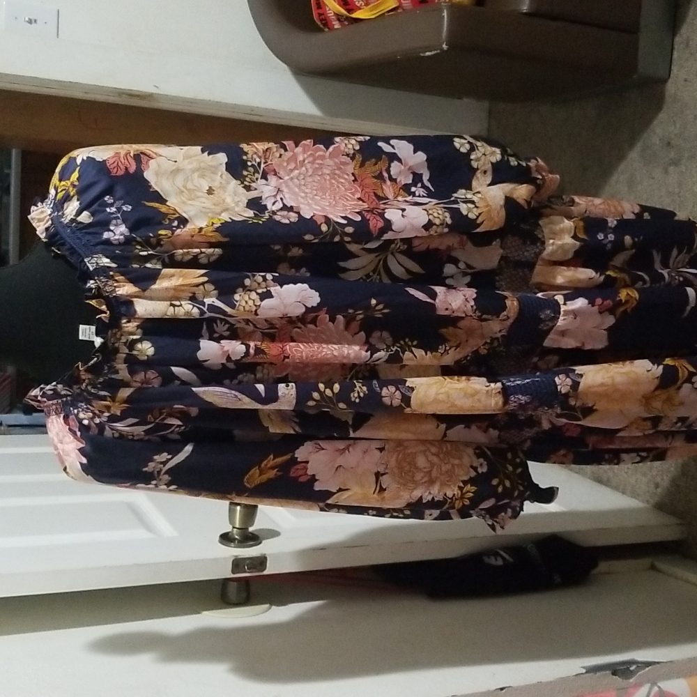 Long sleeve flowered dress - Picture 2 of 4
